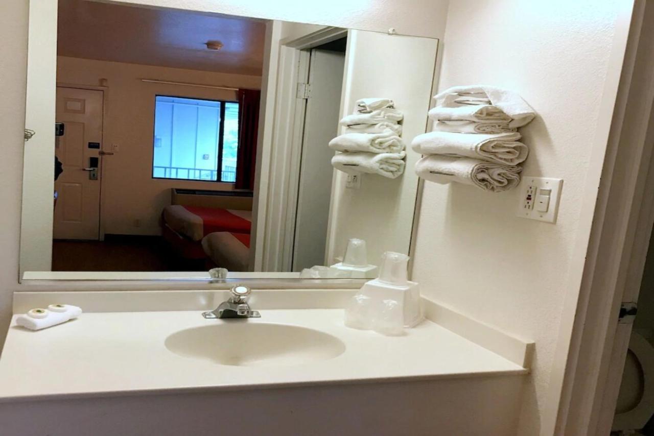 Key Inn Macedonia Extérieur photo
