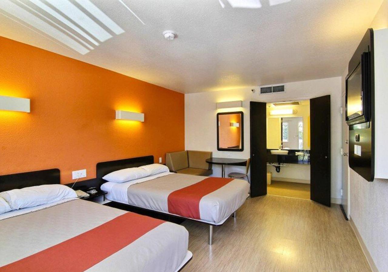 Key Inn Macedonia Extérieur photo